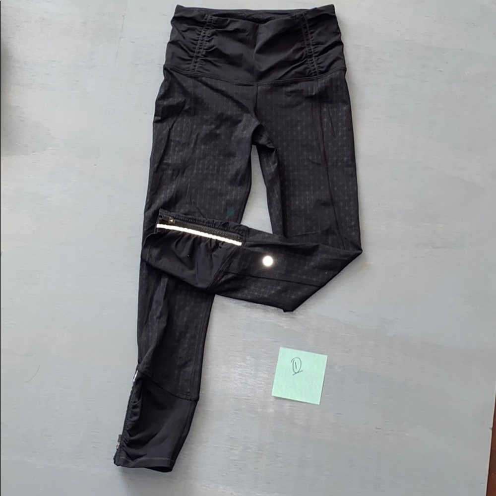 LULULEMON Capri size 2 black
